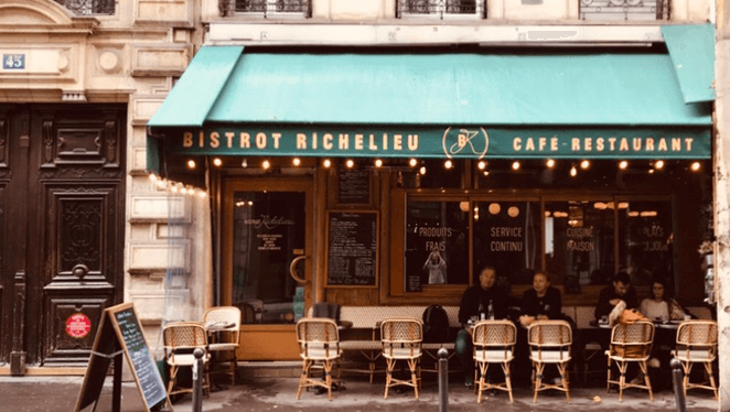 Paris Culture Sampler: Seine-Side Icons and Elegant Cafés