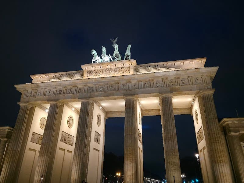 Brandenburg Gate & Pariser Platz Stroll
