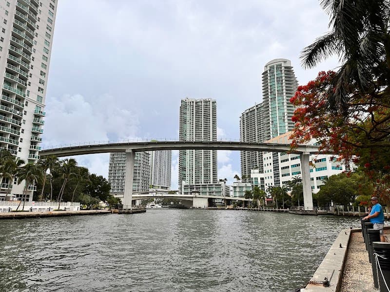 Brickell Key & Miami River Walk