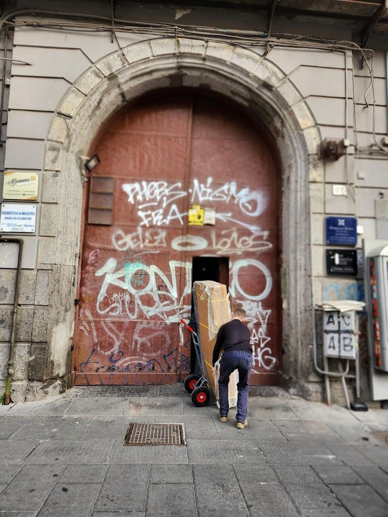 Budget B&B near Piazza Bellini / Dante