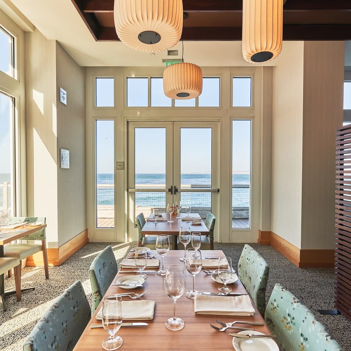 C restaurant + bar
