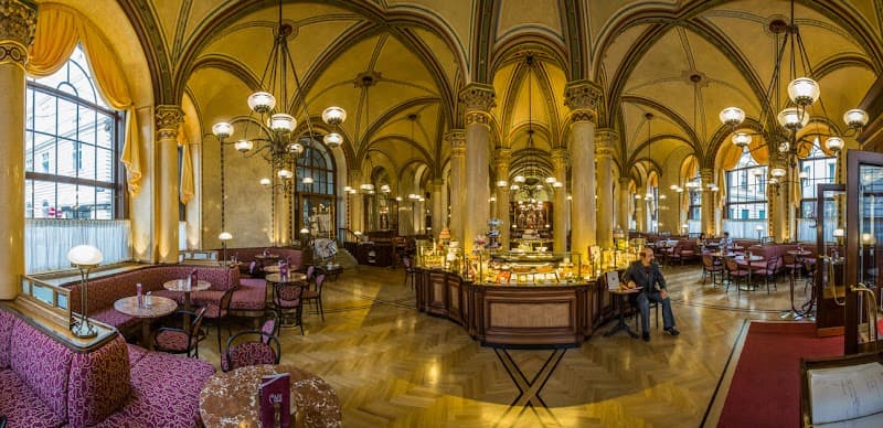 Vienna in a Weekend: Coffeehouses, Culture & Classic Charm