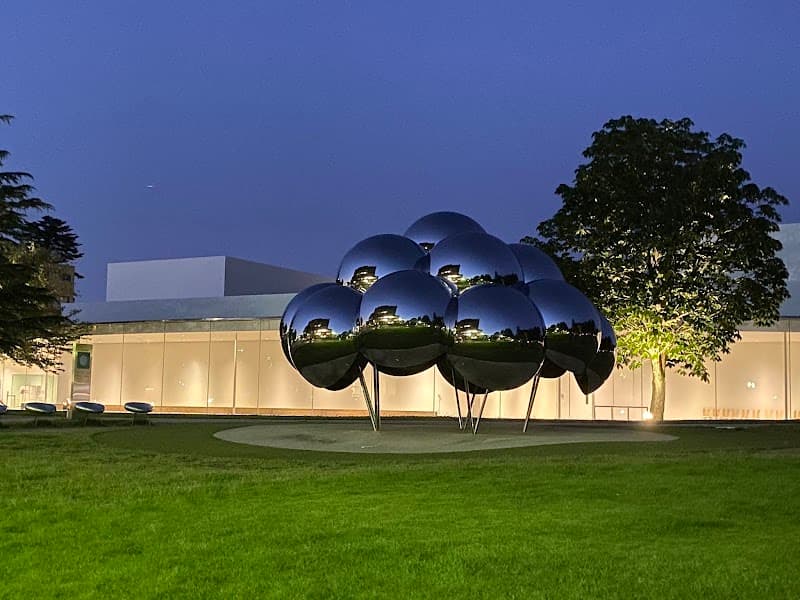 21st Century Museum of Contemporary Art (Exterior & Public Spaces)