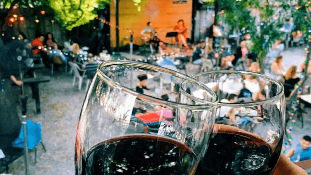 Café Bacchanal