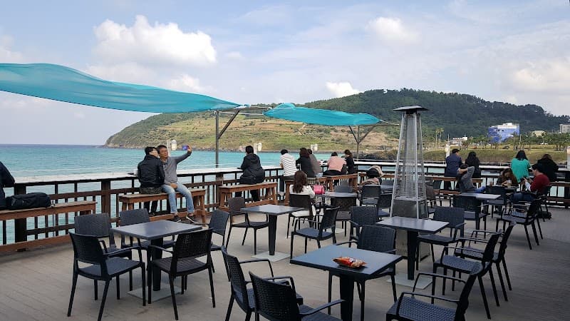 Cafe Delmoondo