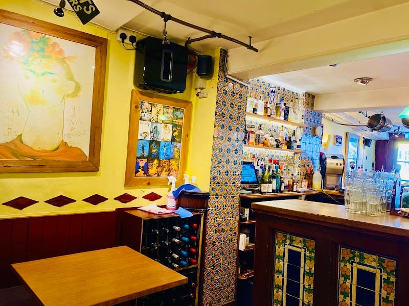 Cafe Des Amis