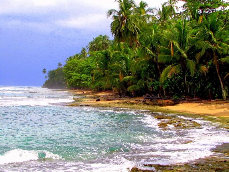 La Fortuna Adventure Weekend: Hike, Soak & Savor