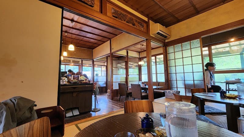 Cafe Salon Naka-Oku (Vegetarian Lunch Plates)