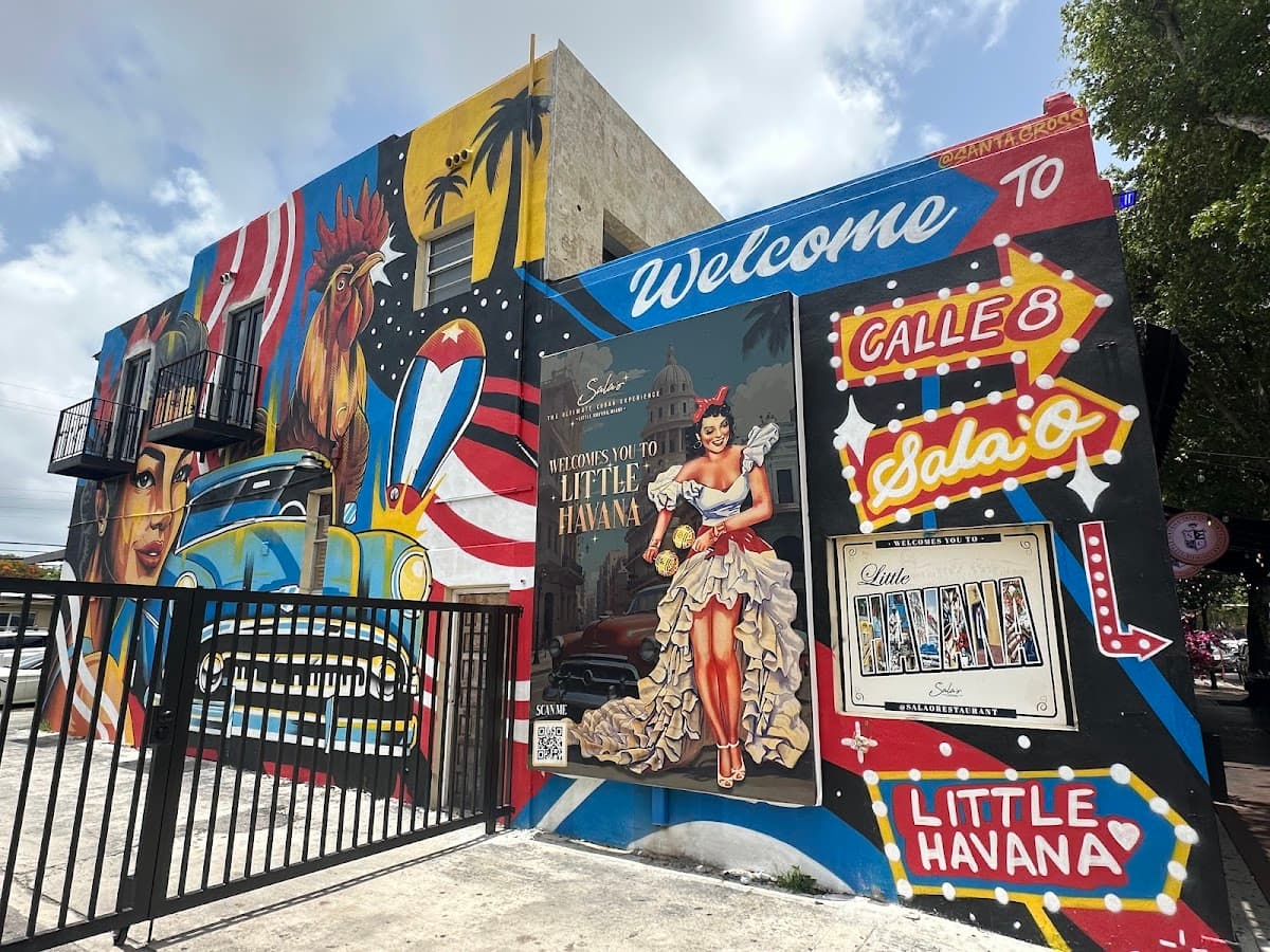 Calle Ocho (Street Vendors & Cafés)