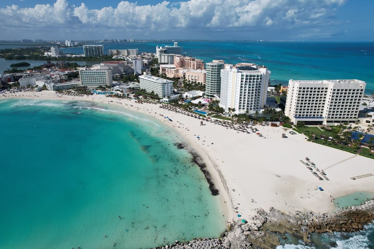 Cancún Public Beach (Playa Gaviota or Playa Tortugas)