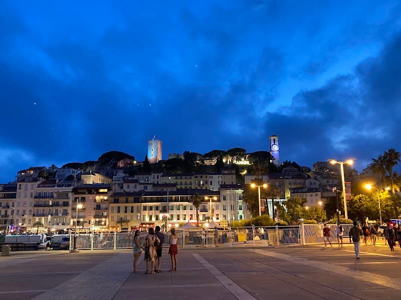 Cannes Public Beach (Plage Macé / Plage de la Croisette)