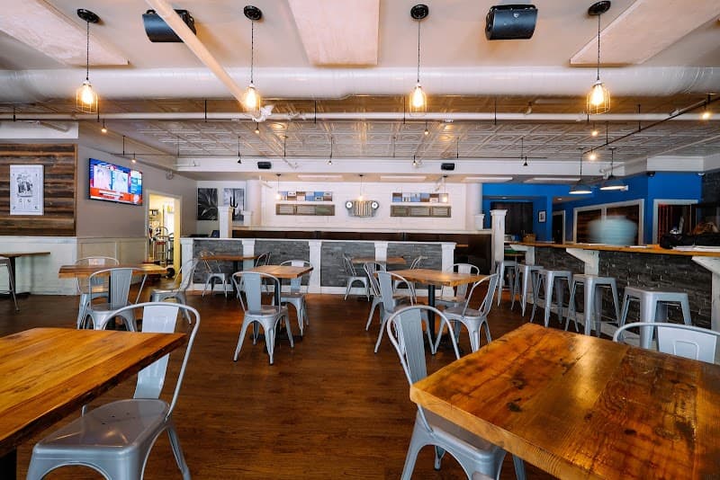 Cantina 76 (Downtown – vegetarian Mexican options)