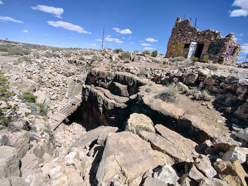 Canyon Diablo Lodge