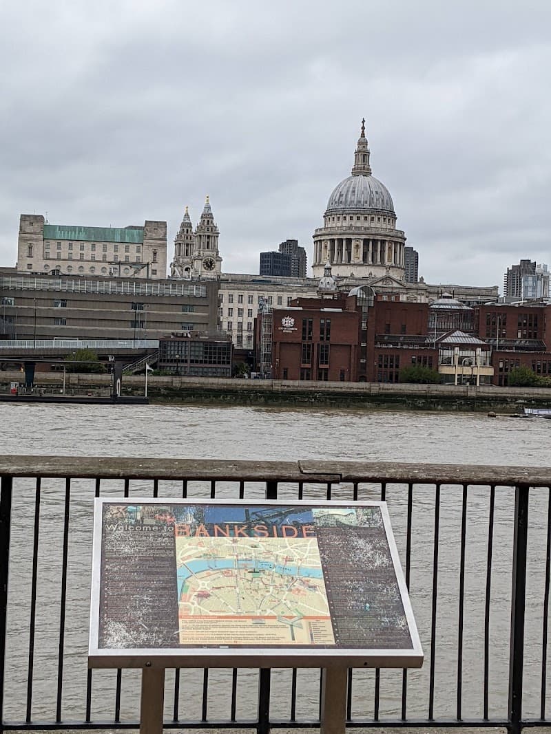 Minimalist London Adventure: Culture, Wildlife & Wine