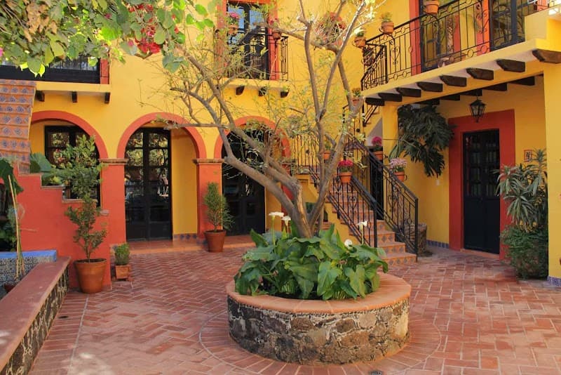 Casa Mia Suites