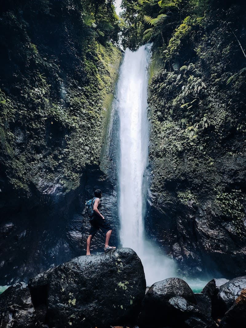Casaroro Falls Trek