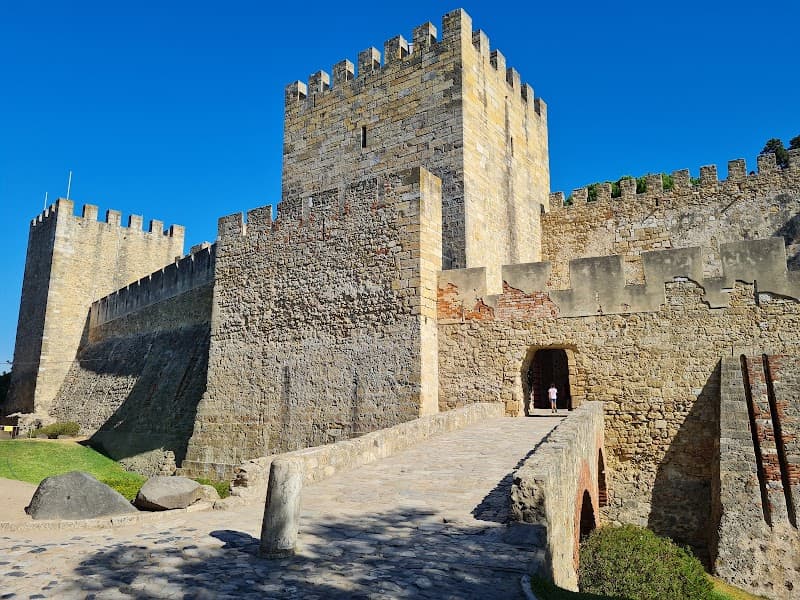 Castelo de São Jorge Exterior and Viewpoints