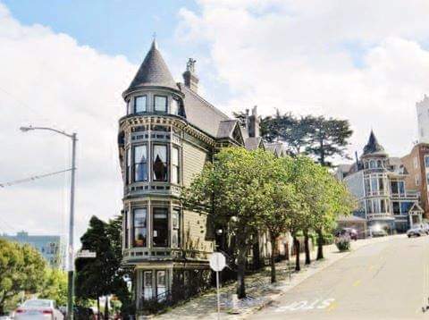 Castro Neighborhood Stroll