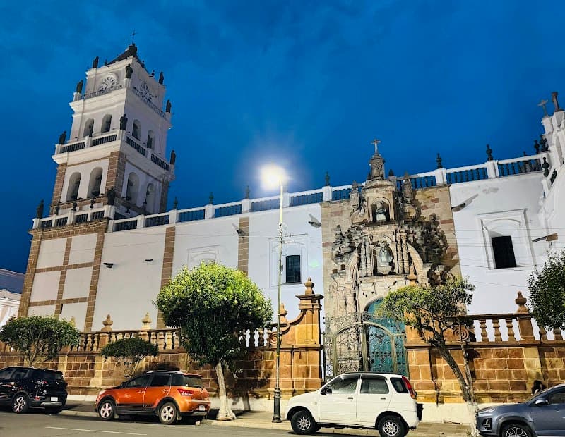 Cathedral of Sucre Exterior + Central Streets Walk