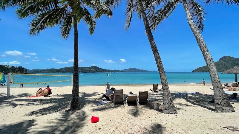 Catseye Beach Swim & Reefside Stroll