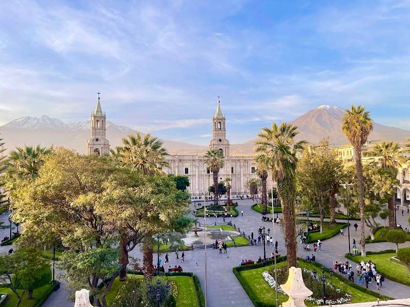 Centro Histórico Stroll & Plaza de Armas