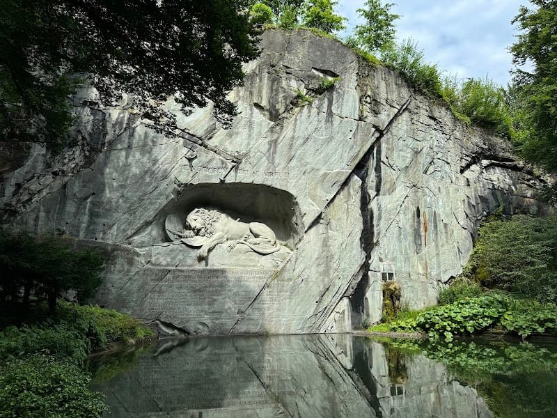 Chapel Bridge & Lion Monument
