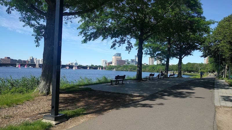 Charles River Esplanade Walk (Cambridge Side)