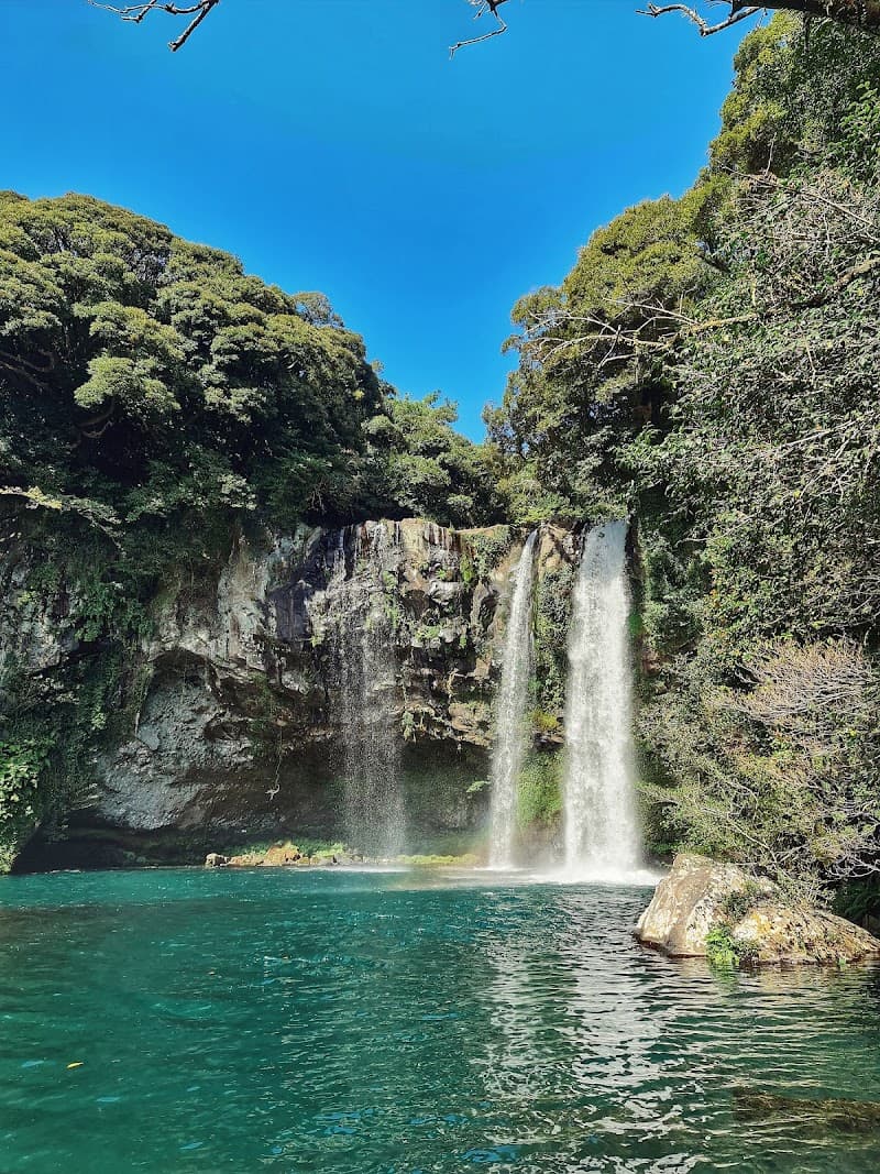 Cheonjeyeon Falls