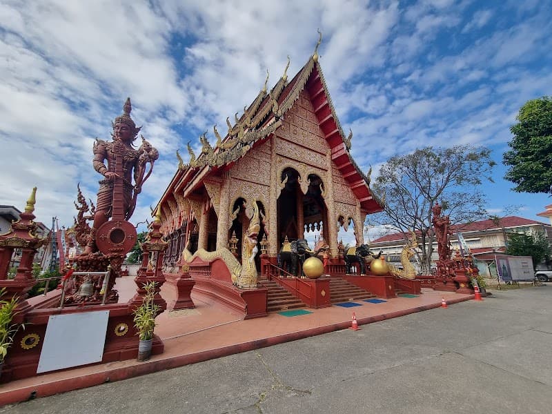 Chiang Rai White, Blue & Red Temple Tour