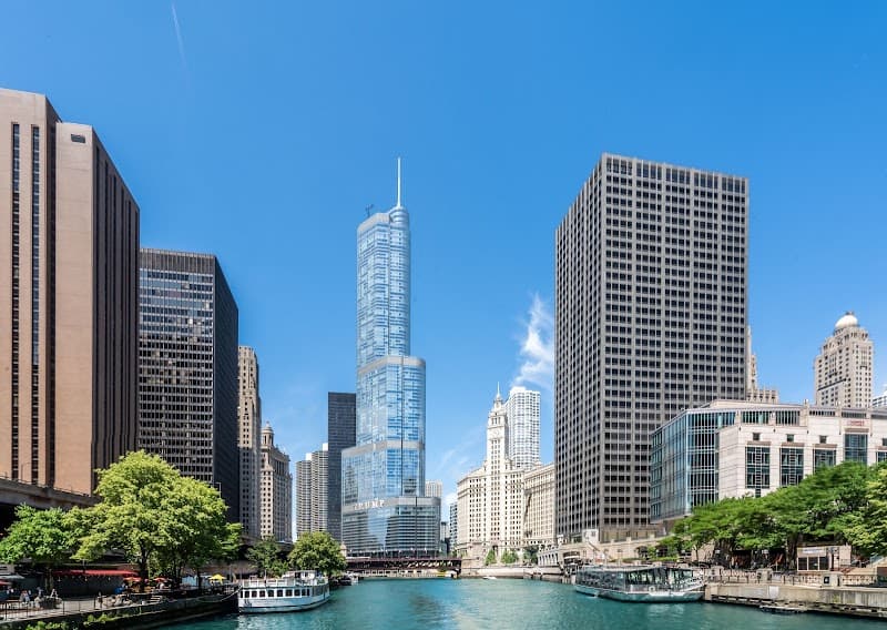 Chicago Riverwalk & City Winery on the Riverwalk