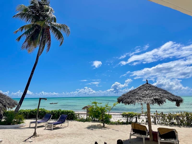 Cholo’s Beach Bar