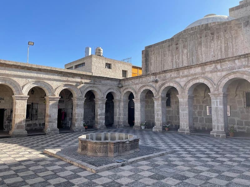 Claustros de la Compañía