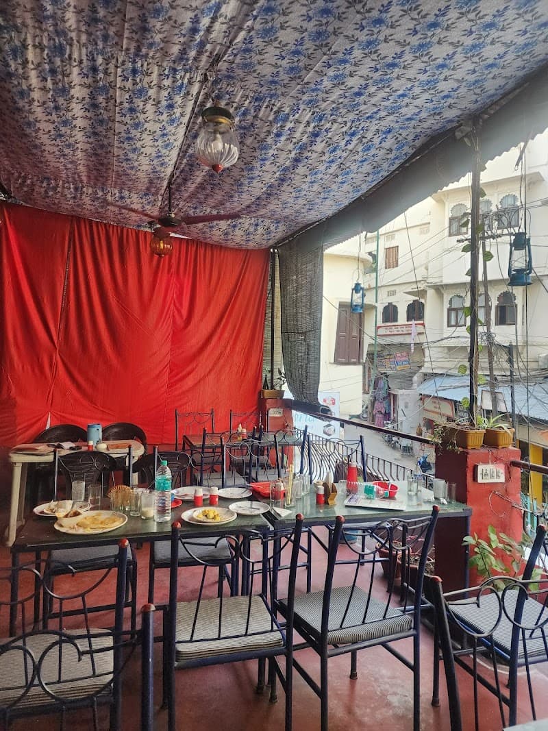 Cool Café & Restaurant (Vegetarian rooftop)