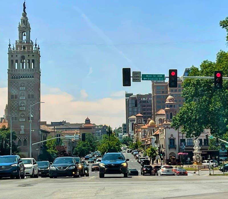 Country Club Plaza Walk