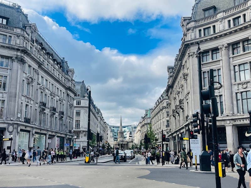 Covent Garden & Oxford Street Shopping Loop