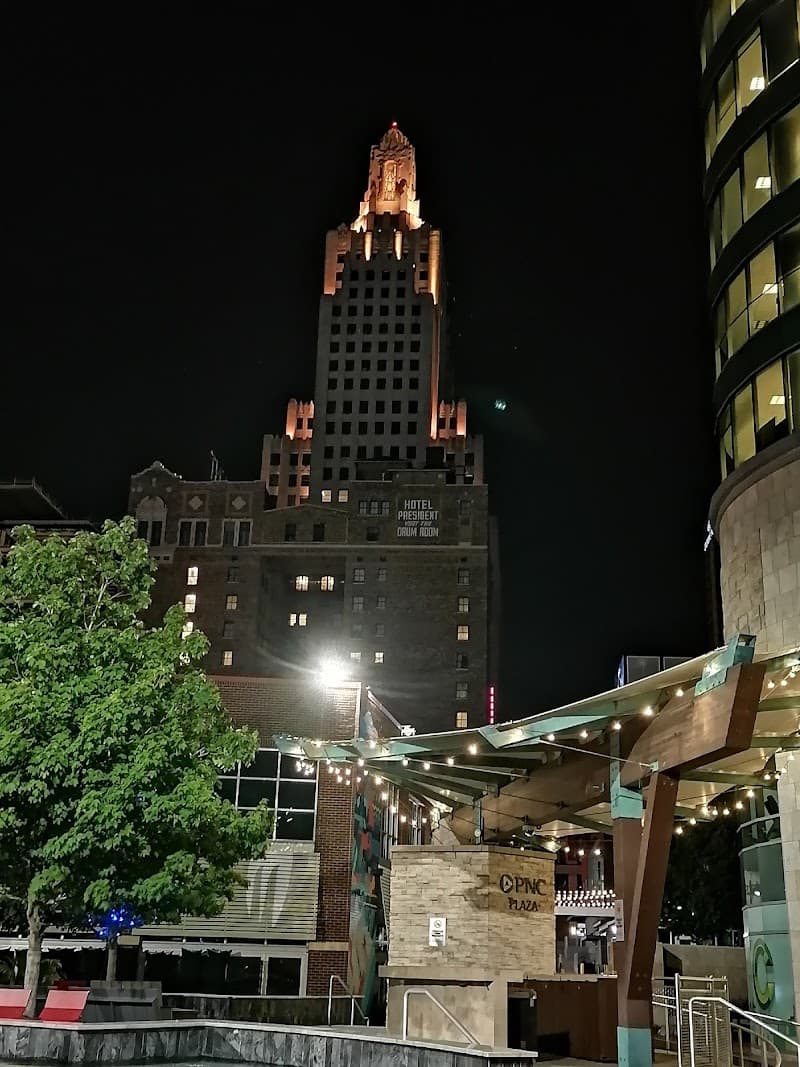 Crossroads Arts District Galleries