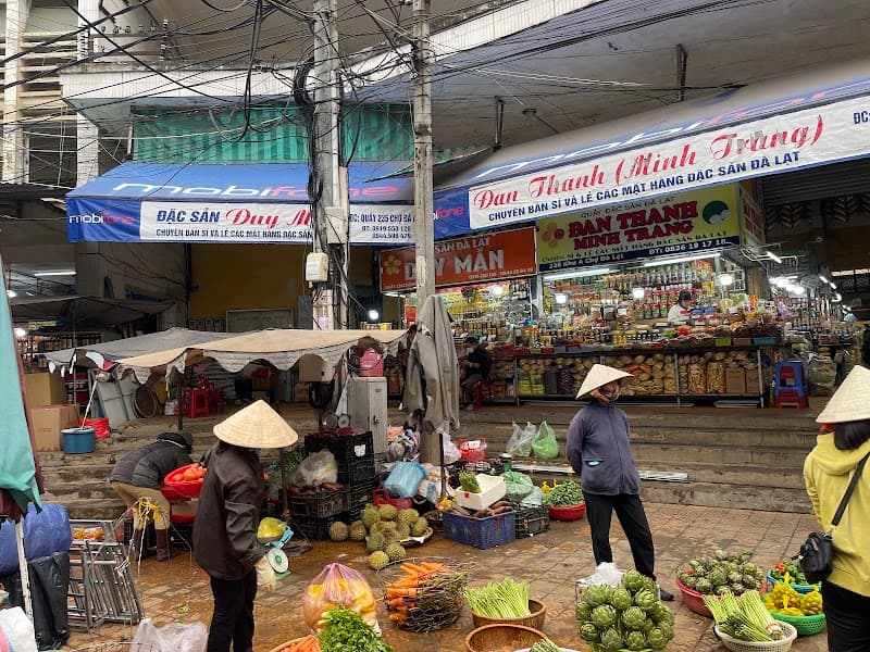 Da Lat Night Market Stroll