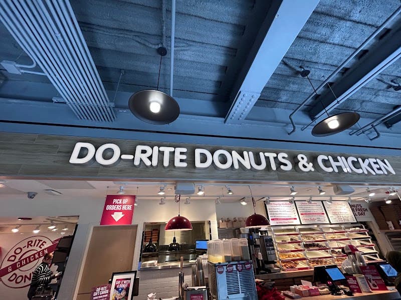 Classic Bites & City Lights: A Chicago Foodie Weekend