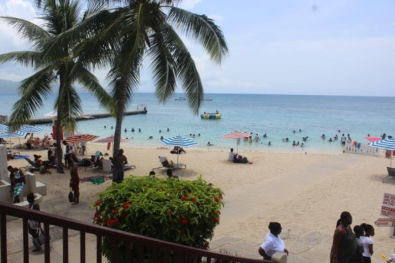 Doctor’s Cave Beach