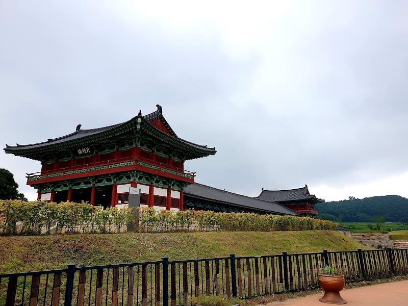 Donggung Palace & Wolji (Anapji) Pond Night Visit