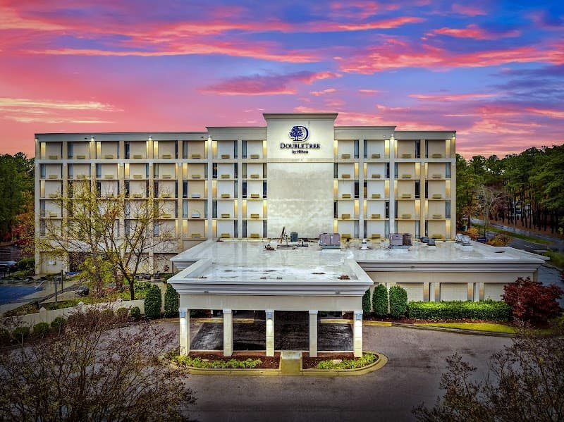 DoubleTree by Hilton Raleigh Brownstone-University