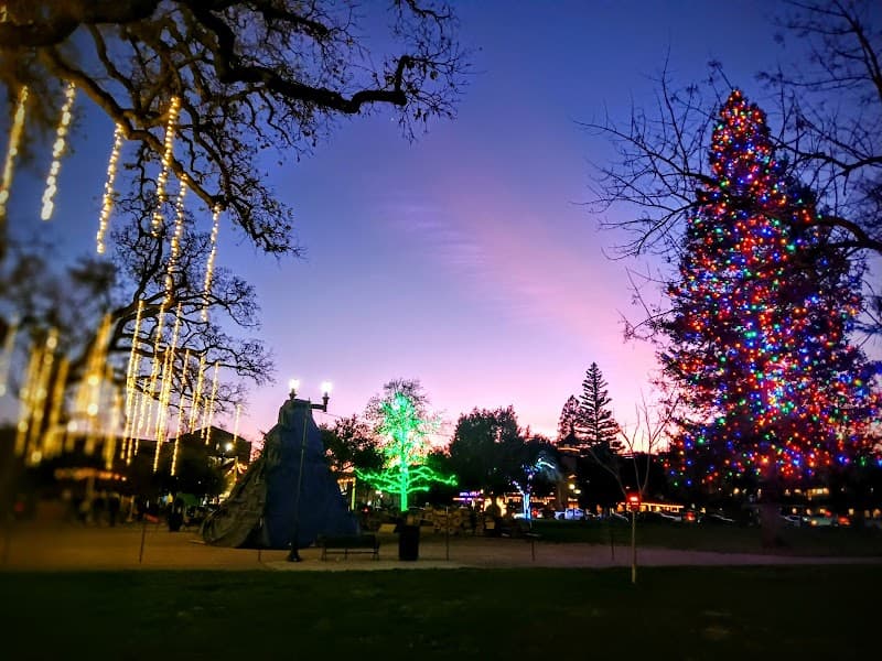 Downtown Paso Robles Stroll & Galleries