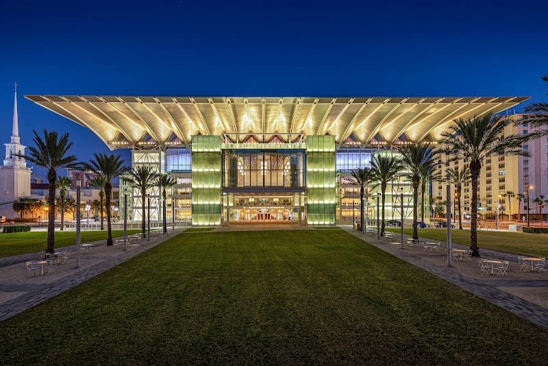 Dr. Phillips Center Plaza & Architecture Walk