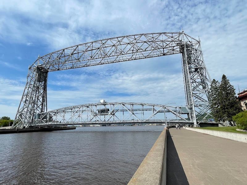 Duluth Lakewalk & Aerial Lift Bridge