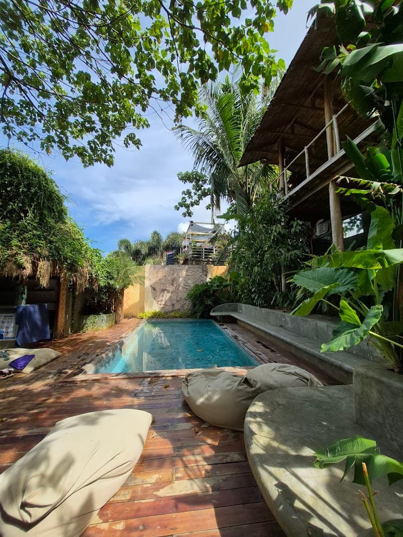 El Nido Boutique & Souvenir Stroll