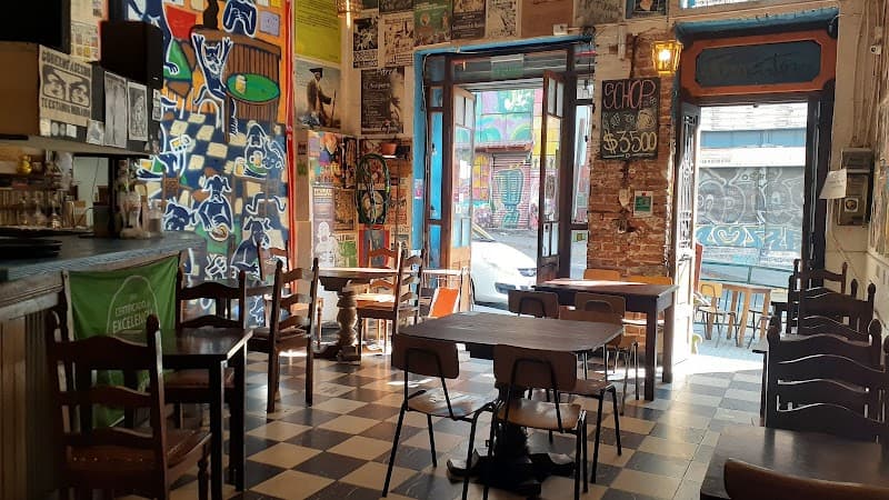Colorful Hills & Pacific Views: 7 Days in Valparaíso