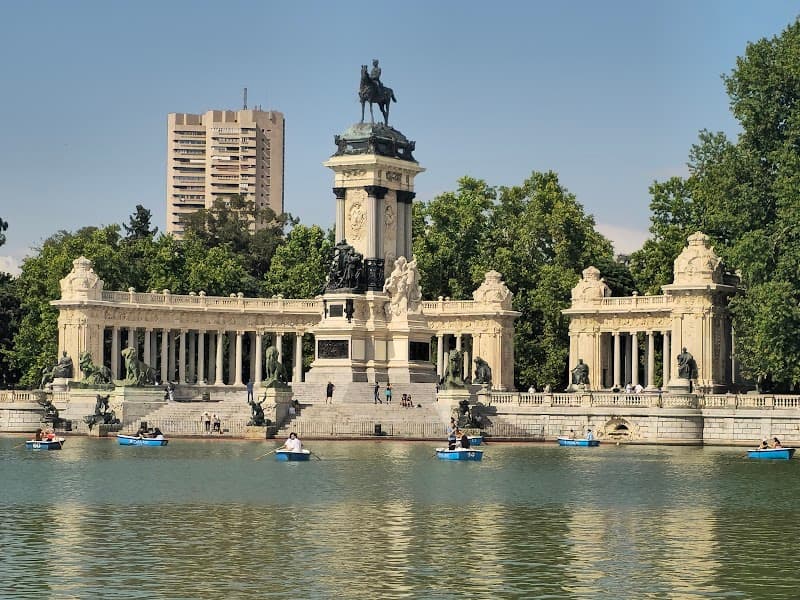El Retiro Park (Parque del Buen Retiro)