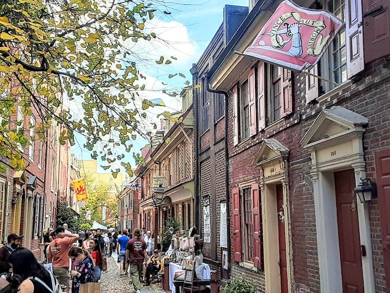 Elfreth’s Alley & Old City Free Explore