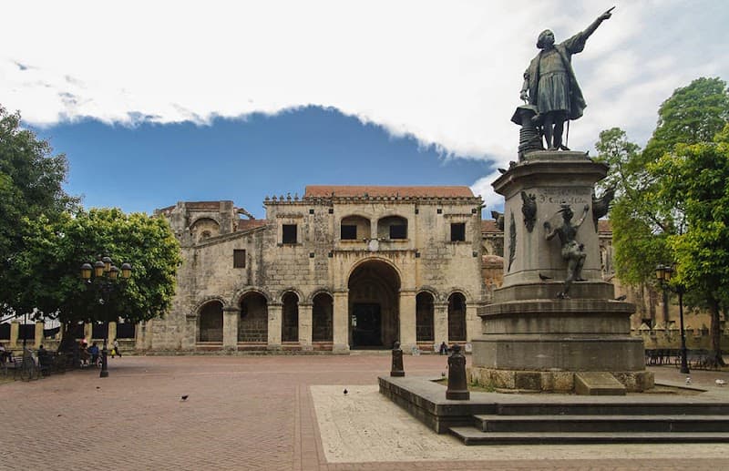 Evening in Parque Colón & Cathedral Area