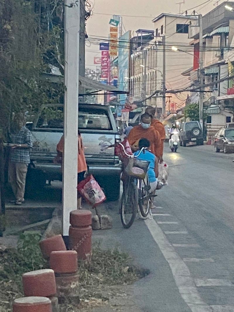 Evening River Walk on U Thong Road